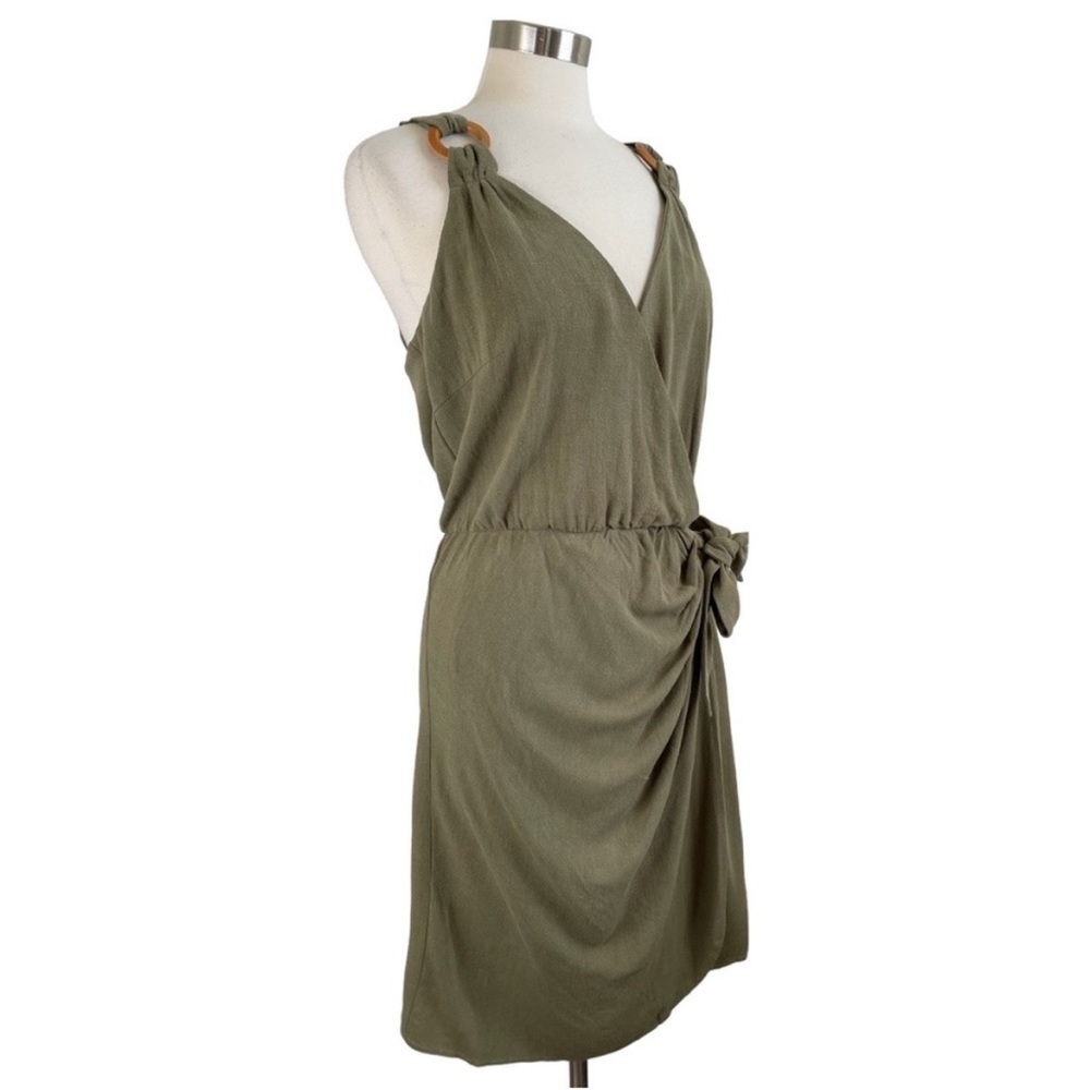 CUPSHE NWT Jeanette O-ring Wrap Tie Waist Dress
Size M - Picture 3 of 12